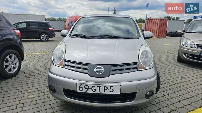 Хетчбек Nissan Note 2008 в Чернівцях