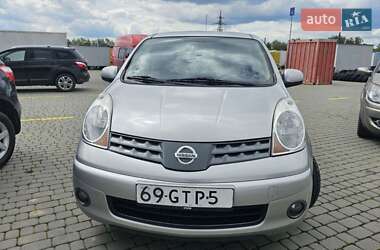 Хэтчбек Nissan Note 2008 в 