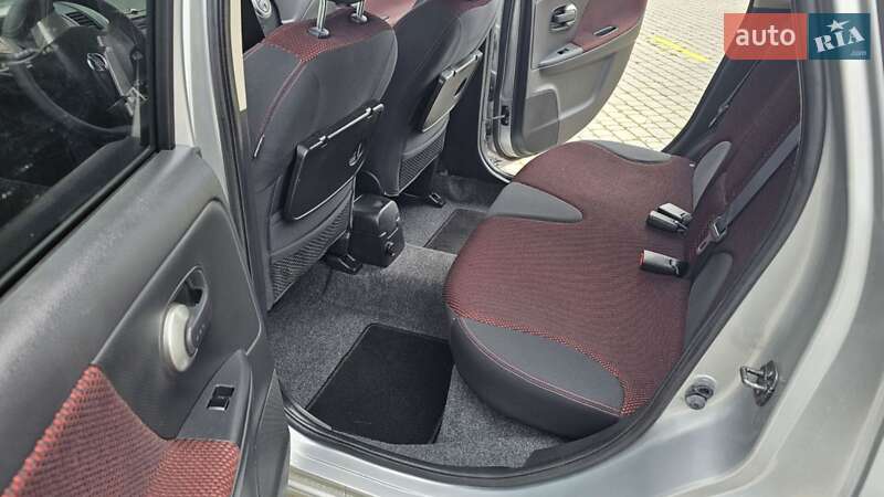Хетчбек Nissan Note 2008 в Чернівцях
