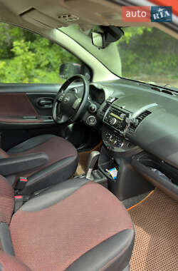 Хэтчбек Nissan Note 2007 в 