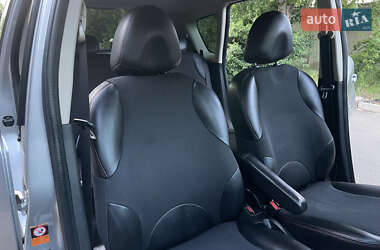 Хэтчбек Nissan Note 2009 в 