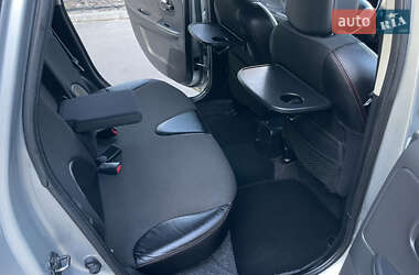 Хэтчбек Nissan Note 2009 в 