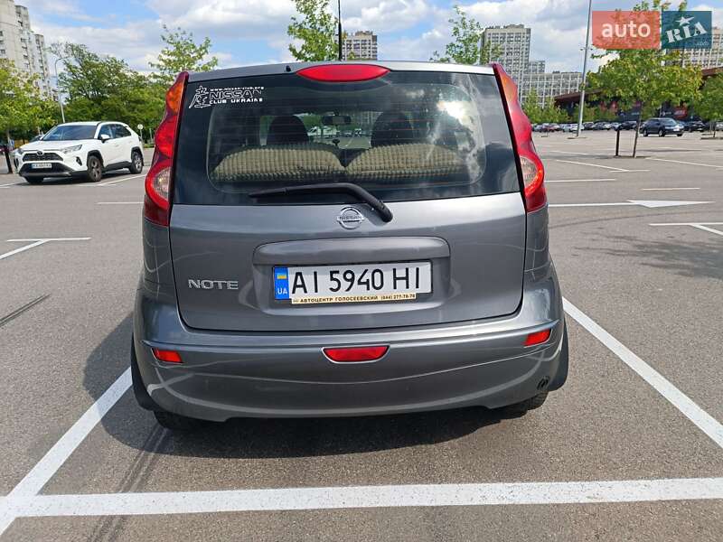 Хетчбек Nissan Note 2012 в Києві фото 5 Хетчбек Nissan Note 2012 в Києві