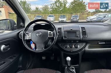 Хэтчбек Nissan Note 2009 в 