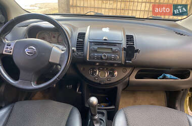 Хэтчбек Nissan Note 2007 в 