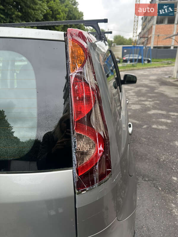 Хэтчбек Nissan Note 2010 в Львове