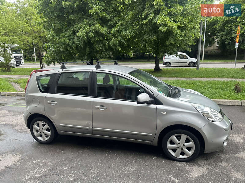 Хэтчбек Nissan Note 2010 в Львове