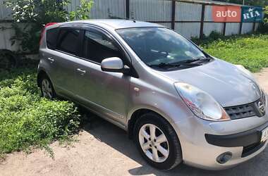 Хэтчбек Nissan Note 2007 в 