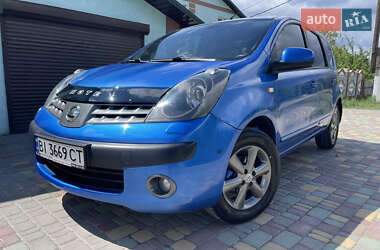 Хэтчбек Nissan Note 2007 в 