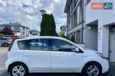 Хэтчбек Nissan Note 2013 в 