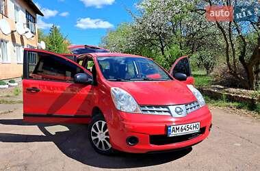 Хэтчбек Nissan Note 2008 в Коростене