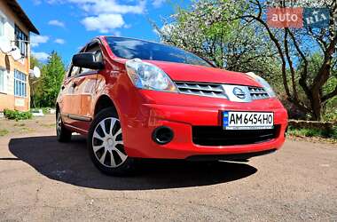Хэтчбек Nissan Note 2008 в 