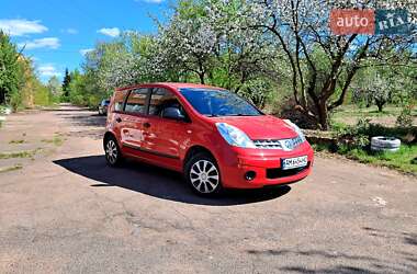 Хэтчбек Nissan Note 2008 в 