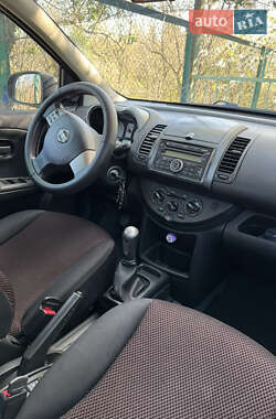 Хэтчбек Nissan Note 2008 в 