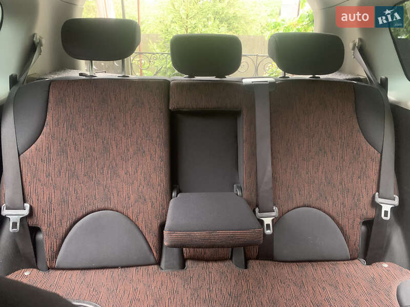 Хэтчбек Nissan Note 2010 в Казатине
