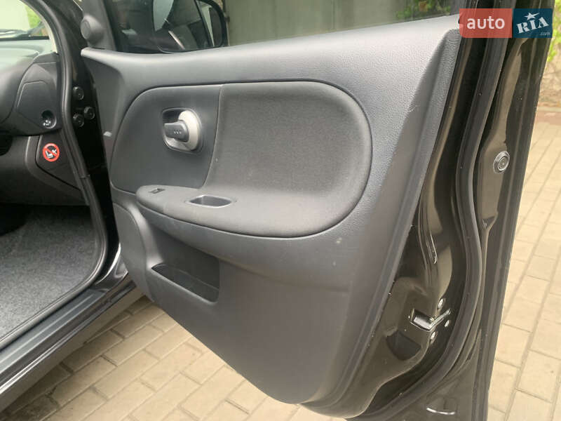 Хэтчбек Nissan Note 2010 в Казатине