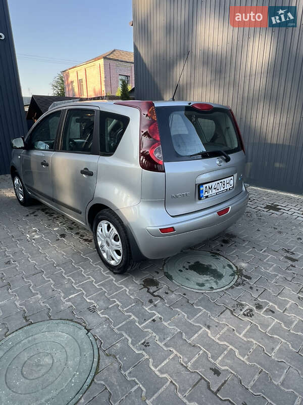 Хэтчбек Nissan Note 2010 в Виннице