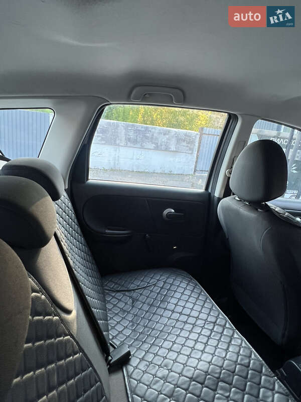 Хэтчбек Nissan Note 2010 в Виннице