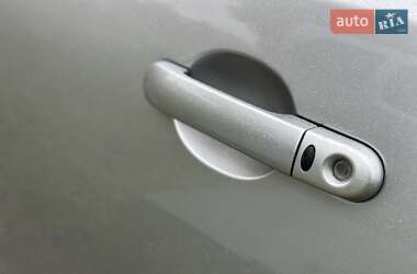Хэтчбек Nissan Note 2008 в 