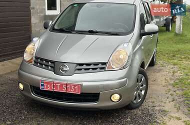 Хэтчбек Nissan Note 2008 в 