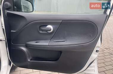 Хетчбек Nissan Note 2012 в 