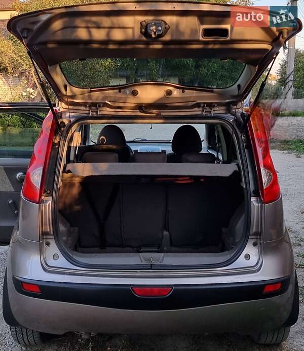 Хэтчбек Nissan Note 2006 в Черновцах