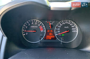 Хэтчбек Nissan Note 2012 в 
