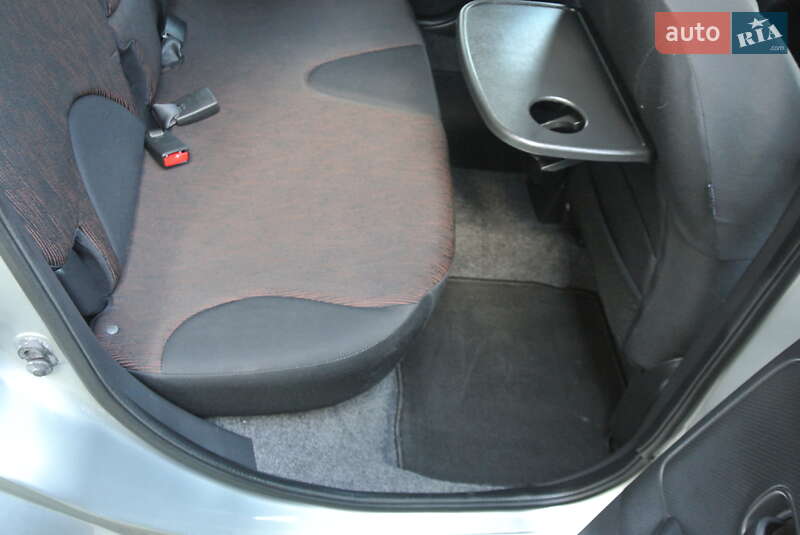 Хэтчбек Nissan Note 2009 в Черновцах