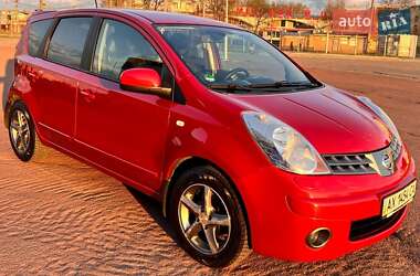 Хэтчбек Nissan Note 2008 в 