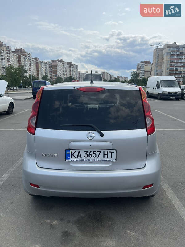 Хэтчбек Nissan Note 2012 в Киеве