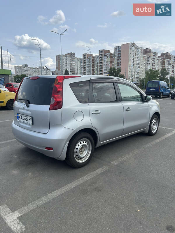 Хэтчбек Nissan Note 2012 в Киеве