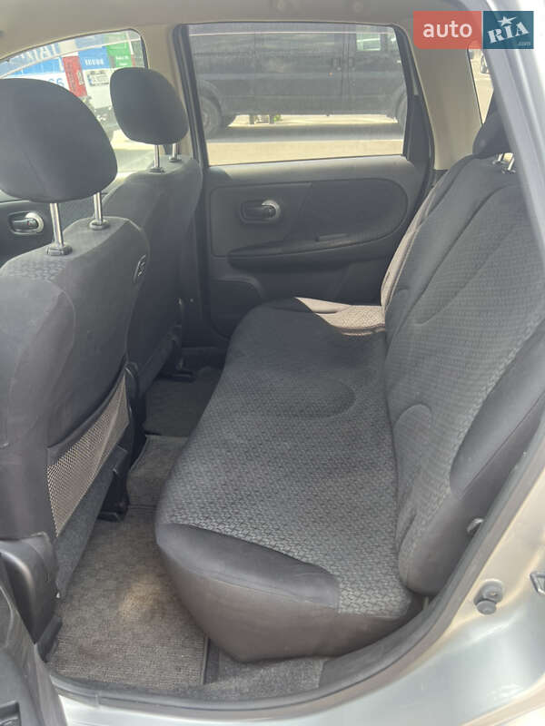 Хэтчбек Nissan Note 2012 в Киеве