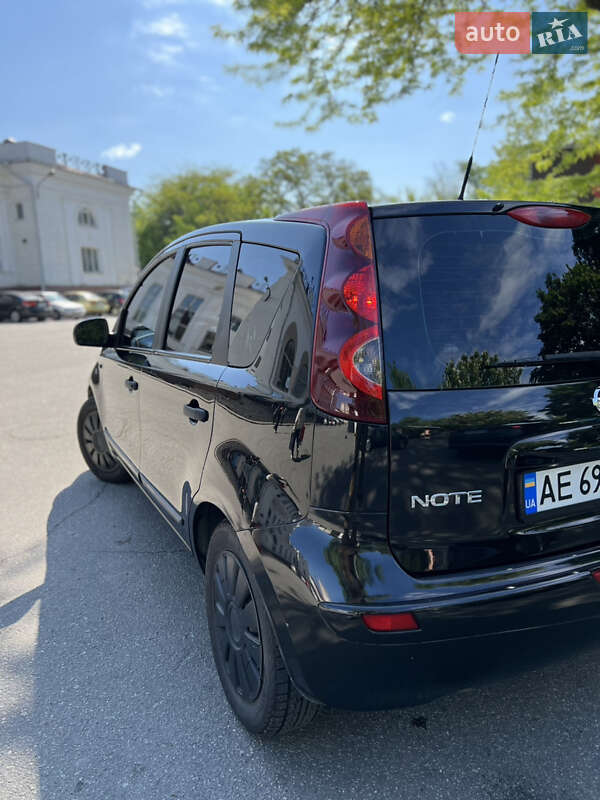 Хэтчбек Nissan Note 2010 в Кропивницком