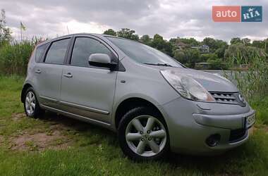 Хэтчбек Nissan Note 2008 в 