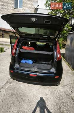 Хэтчбек Nissan Note 2007 в 