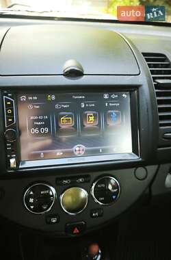 Хэтчбек Nissan Note 2007 в 