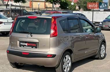 Хэтчбек Nissan Note 2007 в 