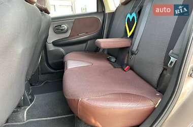 Хэтчбек Nissan Note 2007 в 