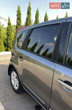 Хетчбек Nissan Note 2010 в 