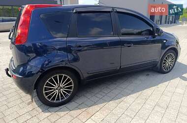 Хэтчбек Nissan Note 2006 в 