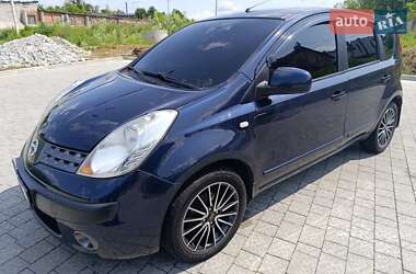 Хэтчбек Nissan Note 2006 в 