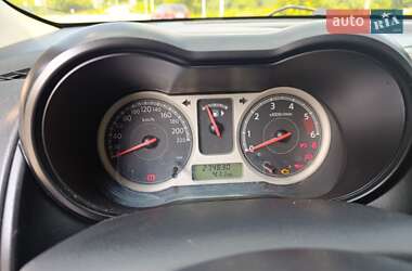 Хэтчбек Nissan Note 2006 в 