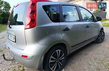 Хэтчбек Nissan Note 2008 в 