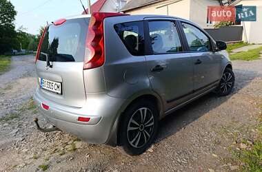 Хэтчбек Nissan Note 2008 в 