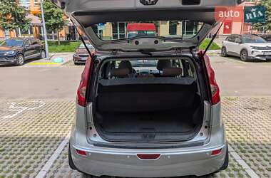 Хетчбек Nissan Note 2010 в 