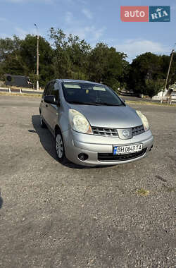 Хэтчбек Nissan Note 2008 в 