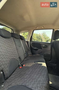 Хэтчбек Nissan Note 2008 в 