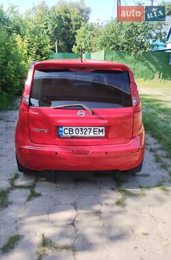 Хэтчбек Nissan Note 2008 в 