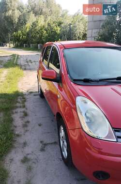 Хэтчбек Nissan Note 2008 в 