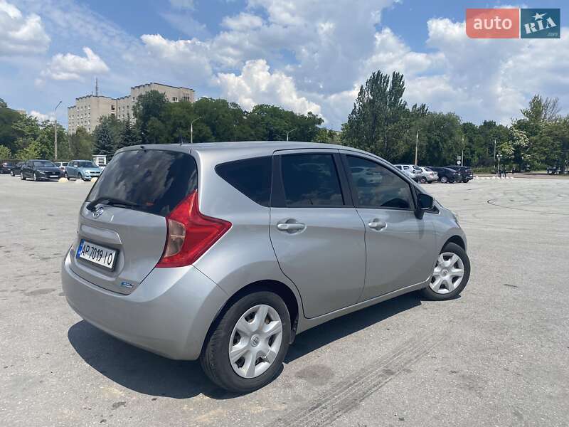 Хэтчбек Nissan Note 2015 в Запорожье